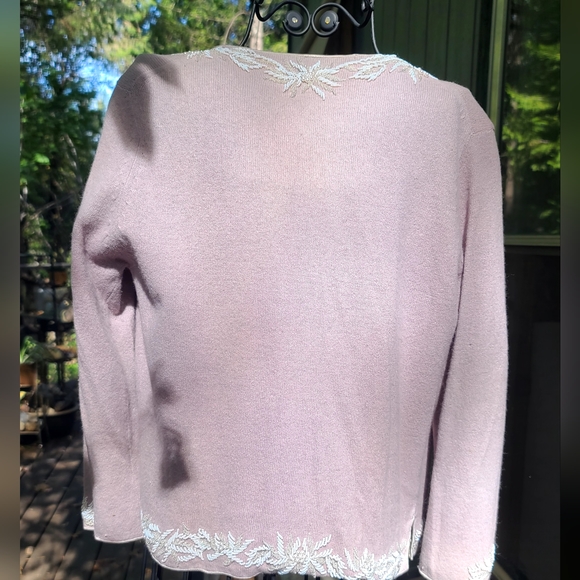 🎉HOST PICK🎊Star Light Co. Vintage lavender embroidered & lined sweater szS - Picture 12 of 13